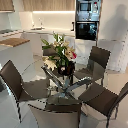 Apartamento Holiday Atalaya 3 Habitaciones,2 Banos, Espectacular , Wifi *