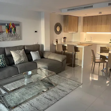 Apartamento Holiday Atalaya 3 Habitaciones,2 Banos, Espectacular , Wifi * Estepona