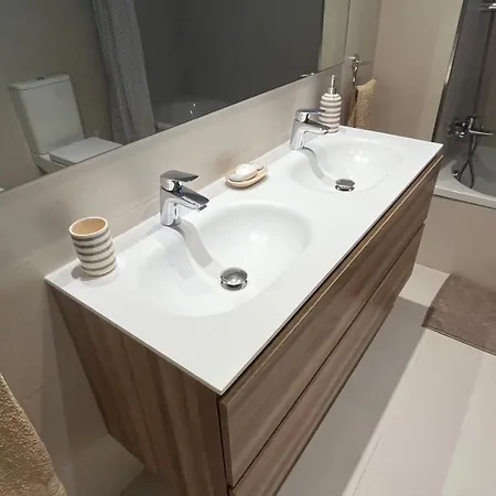 Apartamento Holiday Atalaya 3 Habitaciones,2 Banos, Espectacular , Wifi Estepona